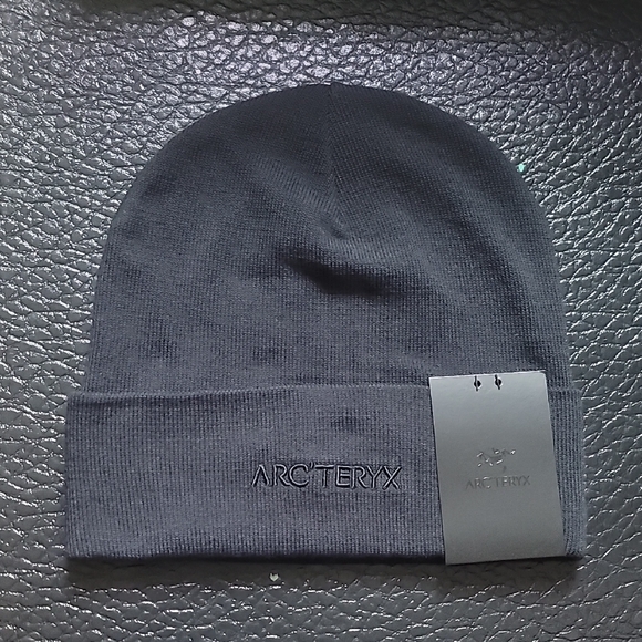 Arc'teryx Other - Arc'teryx Black Knit Hat Beanie